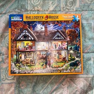White Mountain Halloween House 1000 piece puzzle